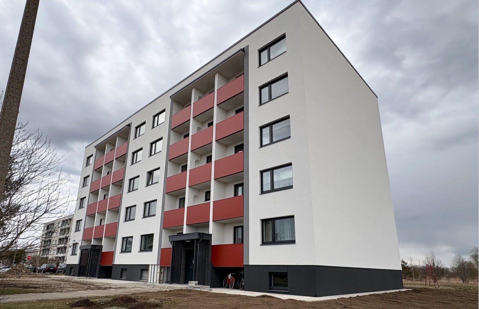Kortermaja fassaadi rekonstrueerimine – enne ja pärast